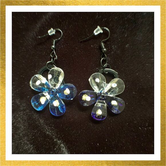 3/$20 Hand Crafted BEADED Dangle HANDMADE Can Tab FLOWER EARRINGS - Picture 1 of 1